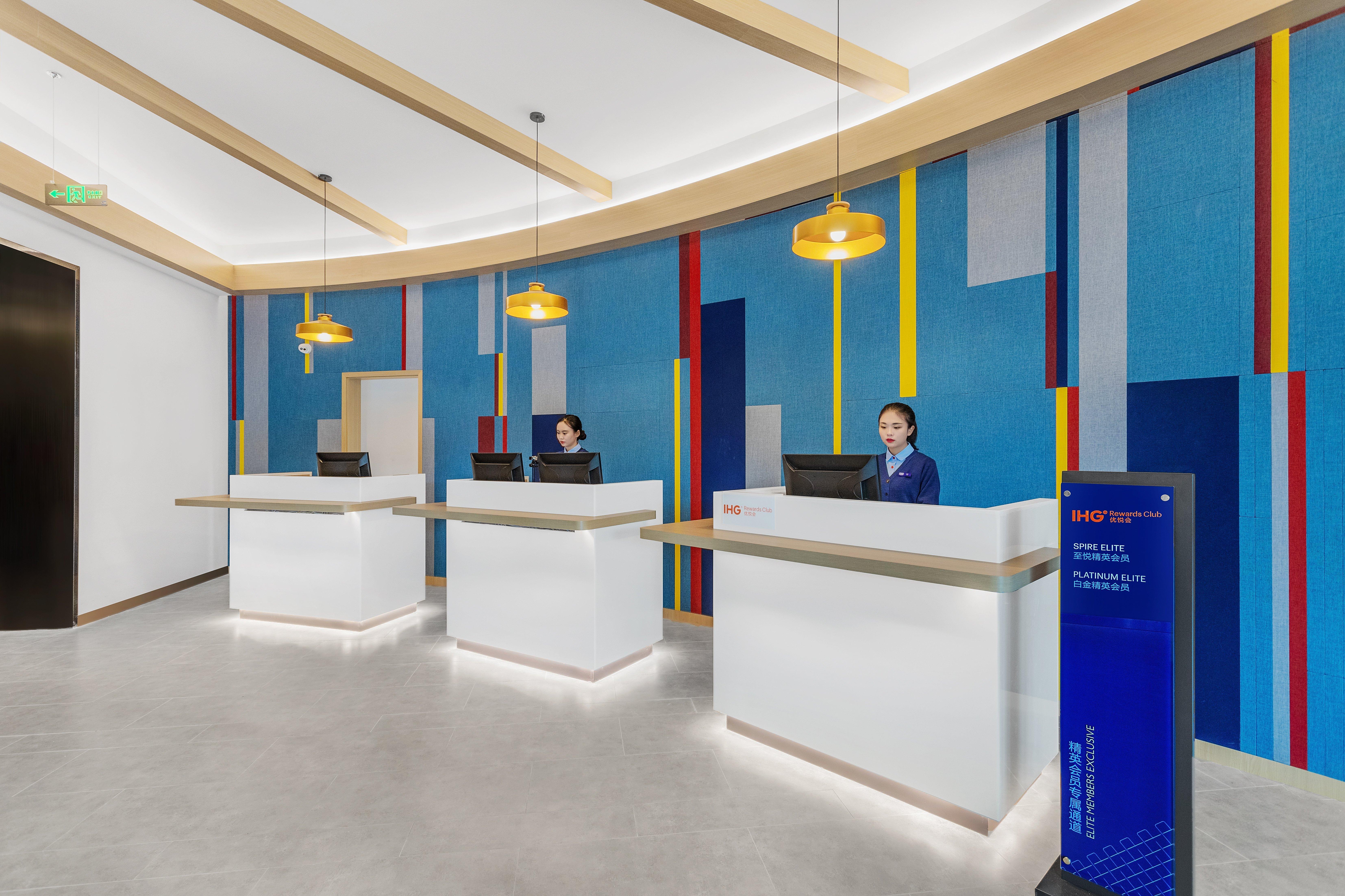 Holiday Inn Express Dali Xiaguan By Ihg Zewnętrze zdjęcie